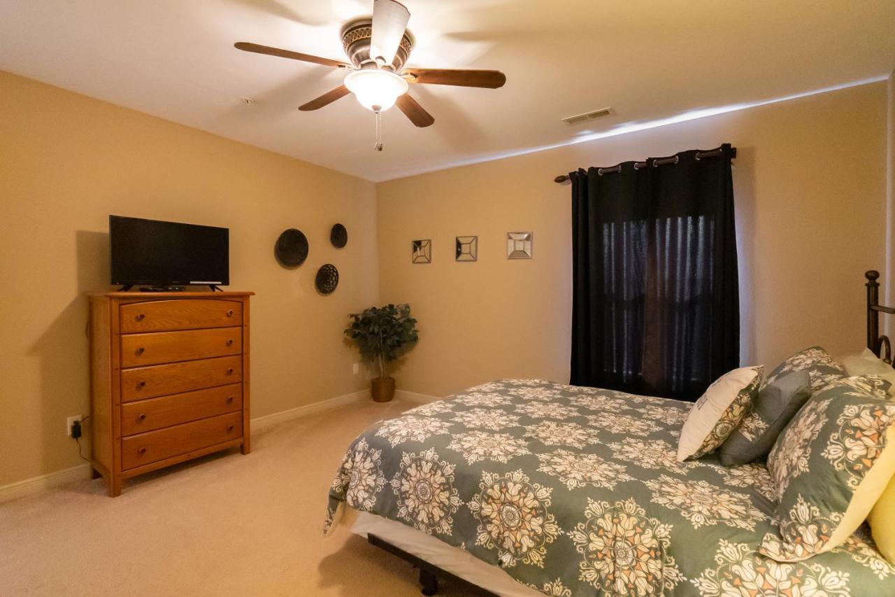 4Br Walk-In - Foosball Table - Hot Tub - Fire Pit - Free Tickets Included - Dv166 Branson Esterno foto